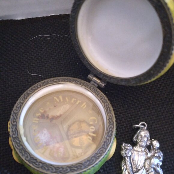 Trinket box * Cross * Charm Vintage Bundle - Picture 5 of 9